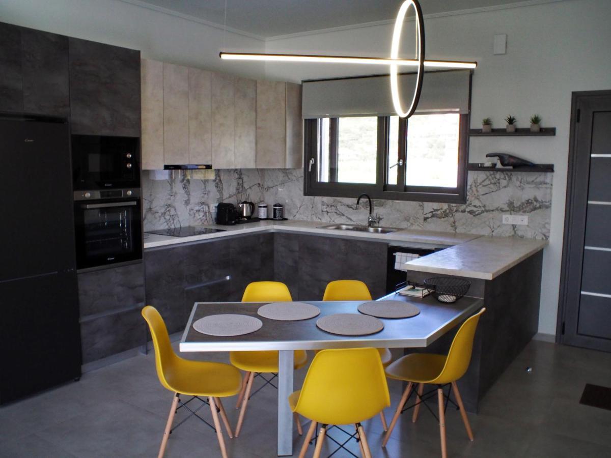 Nostos Luxury Villas With Private Pool In 나프팍토스 외부 사진