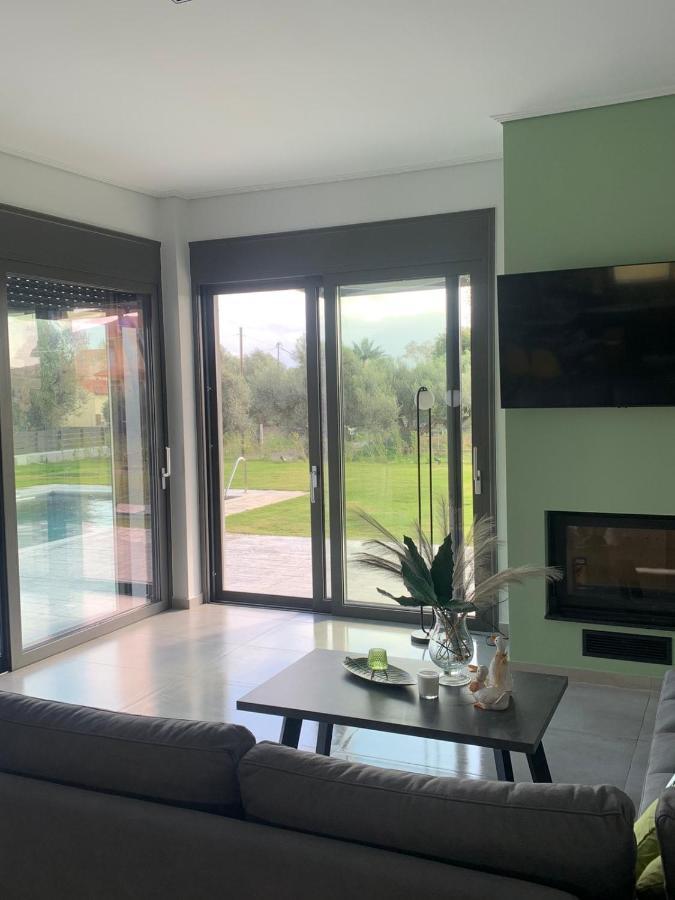 Nostos Luxury Villas With Private Pool In 나프팍토스 외부 사진