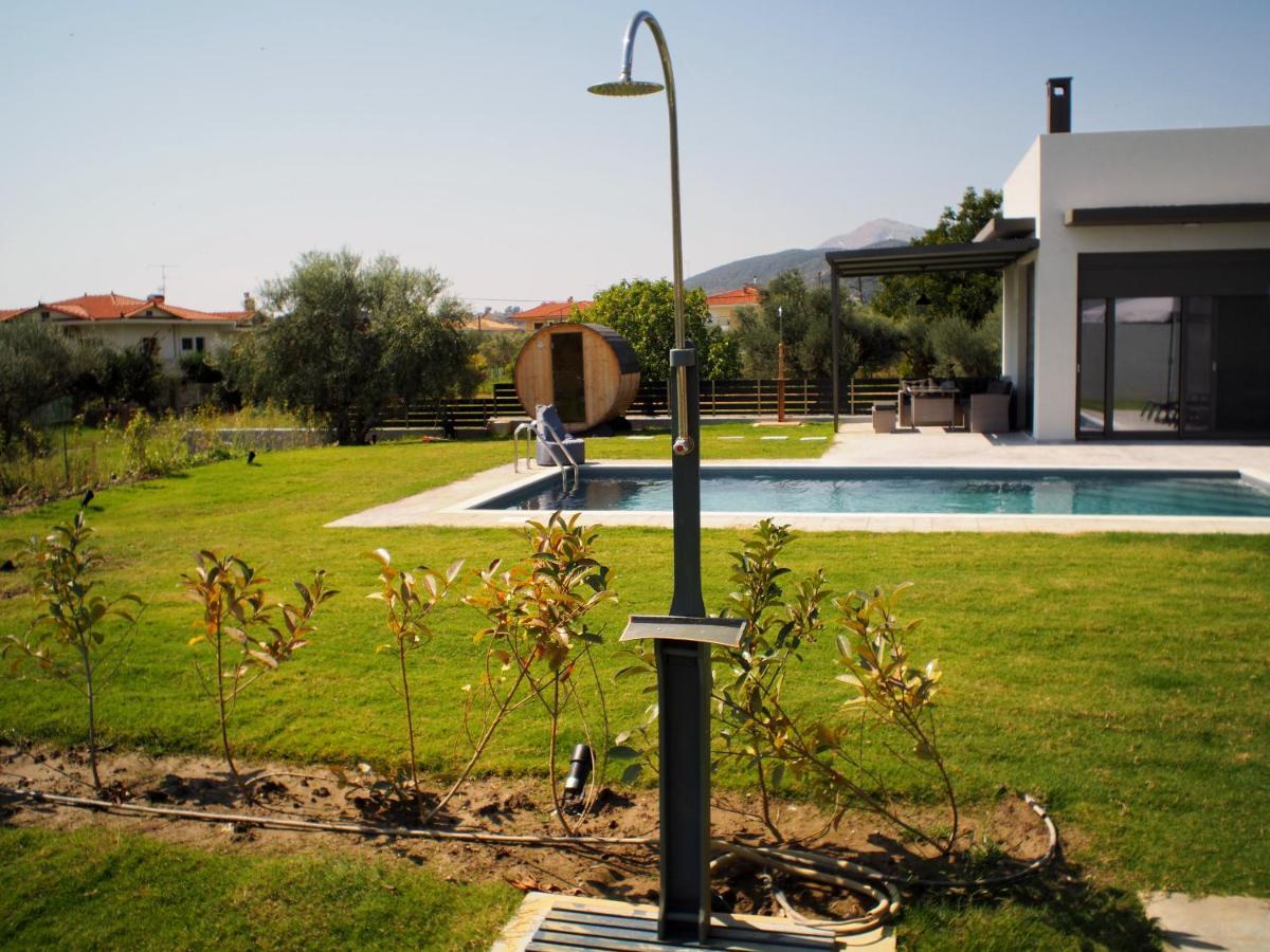Nostos Luxury Villas With Private Pool In 나프팍토스 외부 사진