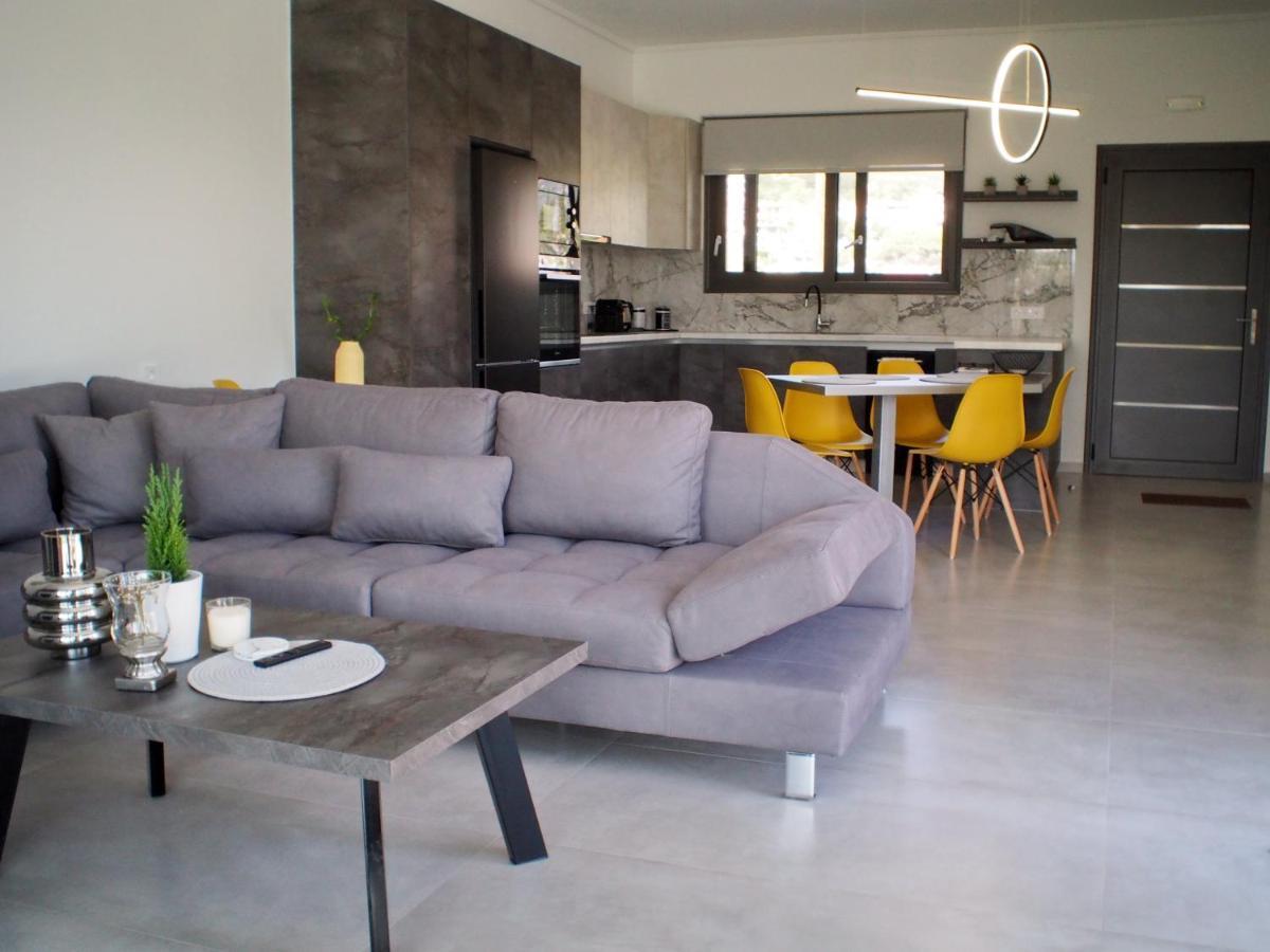 Nostos Luxury Villas With Private Pool In 나프팍토스 외부 사진