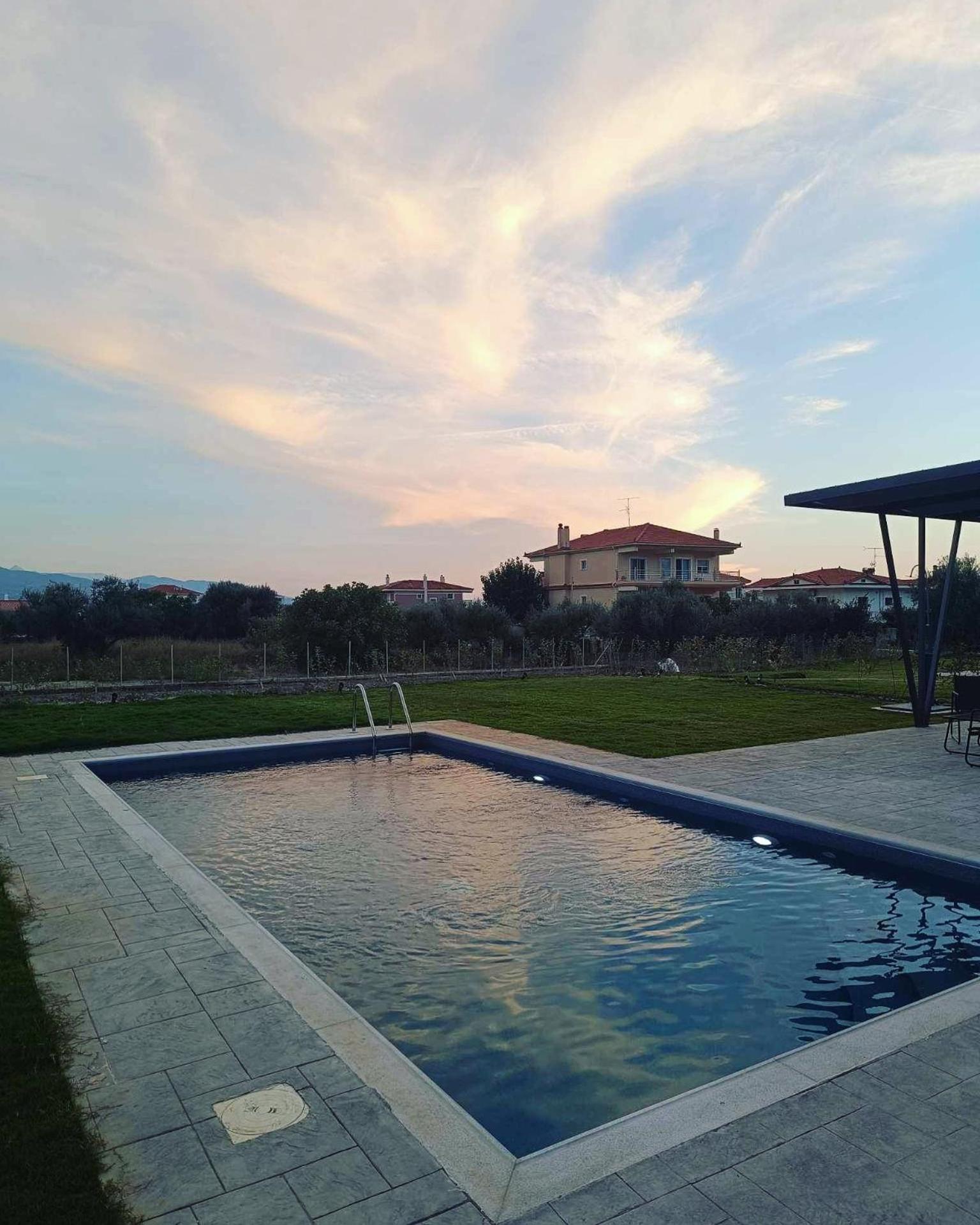 Nostos Luxury Villas With Private Pool In 나프팍토스 외부 사진