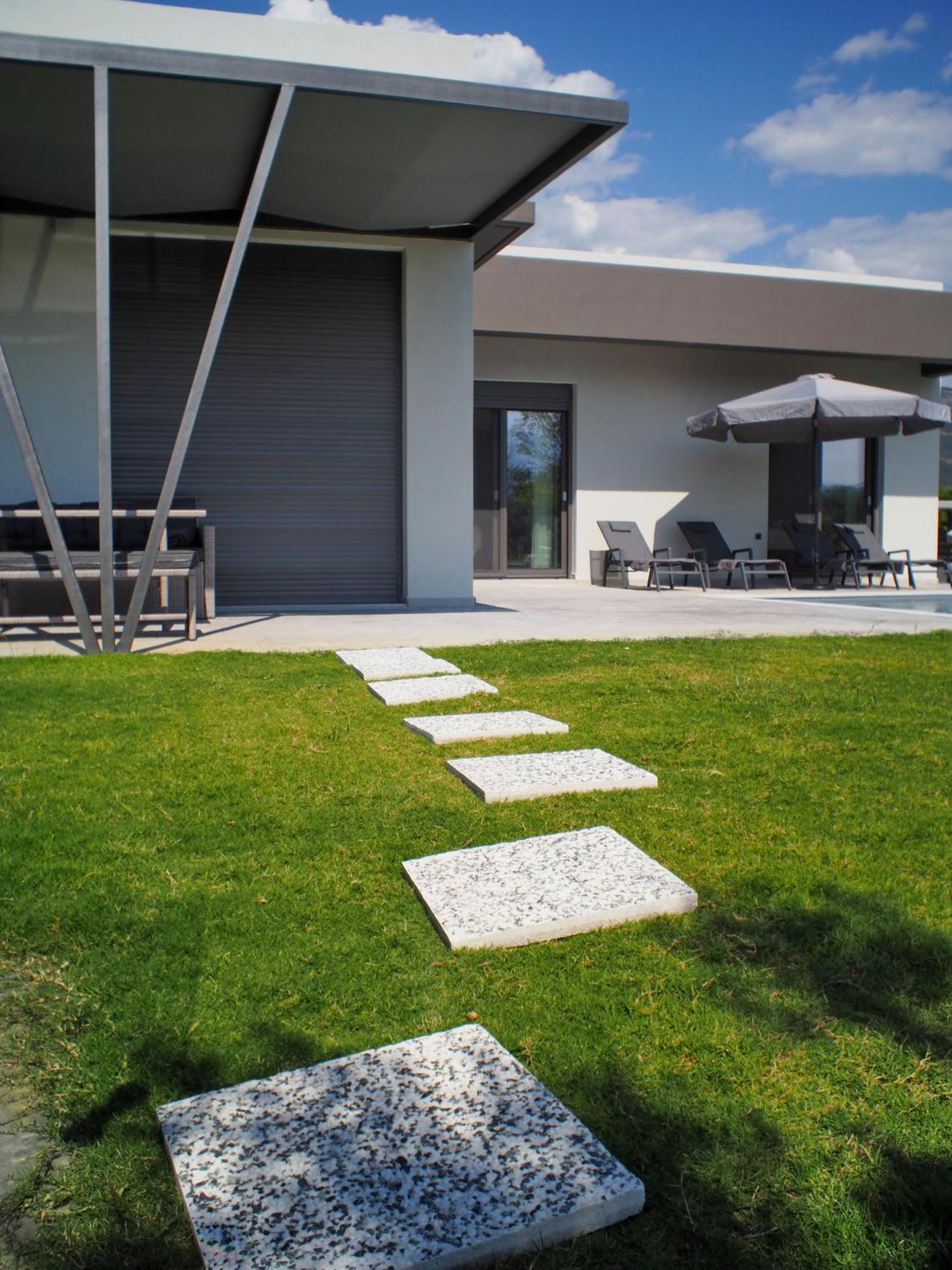 Nostos Luxury Villas With Private Pool In 나프팍토스 외부 사진