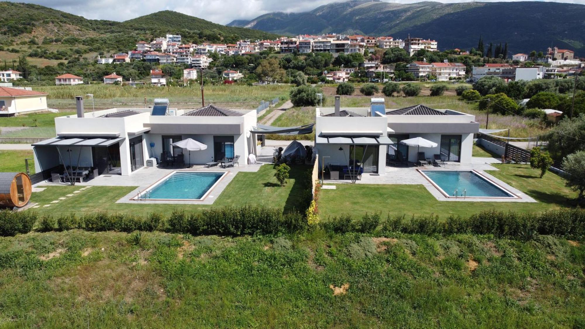Nostos Luxury Villas With Private Pool In 나프팍토스 외부 사진